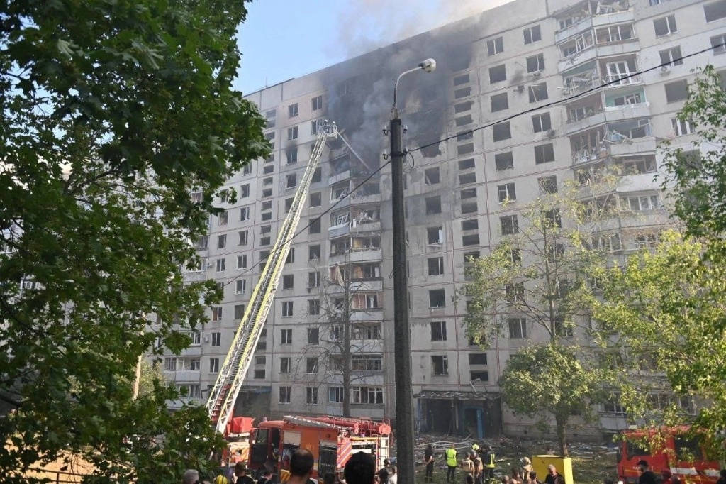 Edificio impactado por una bomba rusa en la ciudad ucrania de Járkov, el 15 de septiembre de 2024. Foto Europa Press 