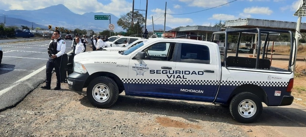 En el operativo de seguridad de Semana Santa en Michoacán participan elementos de la Sedena, GN, así como policías municipales y estatales. Foto Tomada de X @SSeguridad_Mich