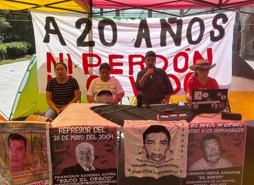 Organizaciones civiles demandaron justicia por la represión y tortura a manifestantes cometida hace 20 años en Guadalajara, Jalisco. Foto @laminuta
