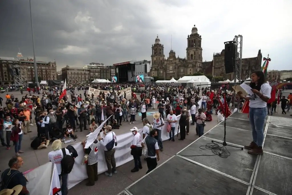 Aspecto de la marcha por el 51 aniversario de la masacre del 10 de junio de 1971, conocida como el 'halconazo'. Foto Yazmín Ortega 