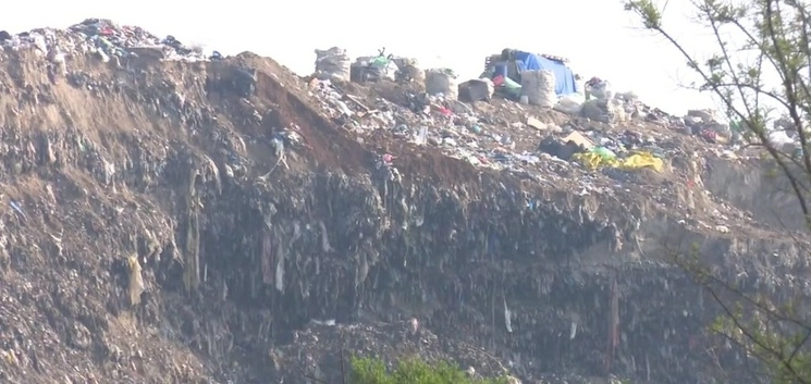 La acumulación de gases provocaron una explosión y deslizamiento de la tierra. Foto La Jornada