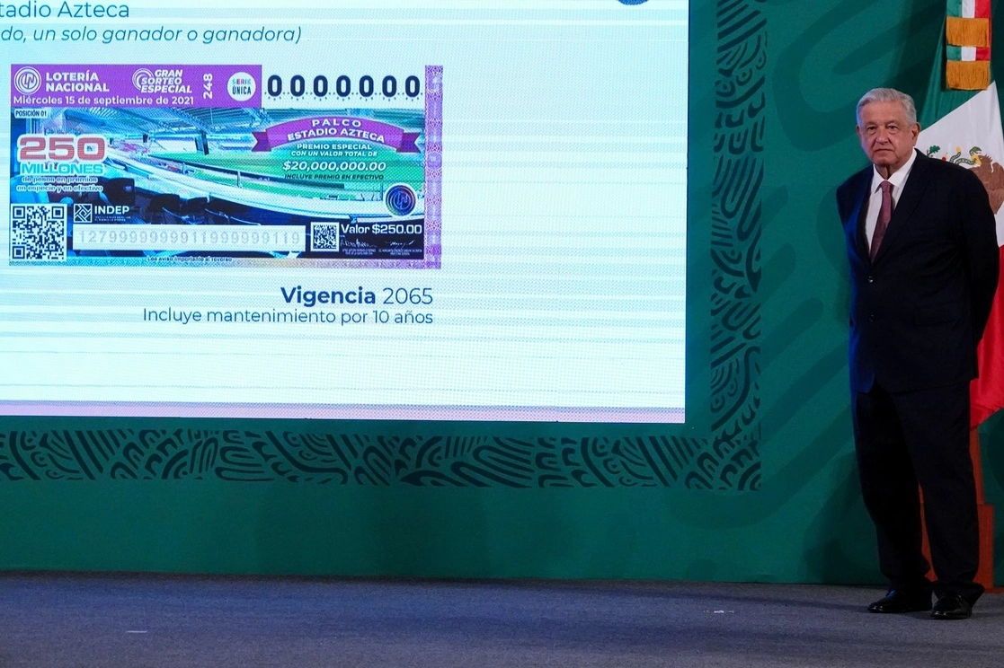 El presidente de México, Andrés Manuel López Obrador, anunció el billete conmemorativo del sorteo del 15 de septiembre, durante su conferencia matutina en Palacio Nacional, en la Ciudad de México, el 7 de septiembre de 2021. Foto Cuartoscuro