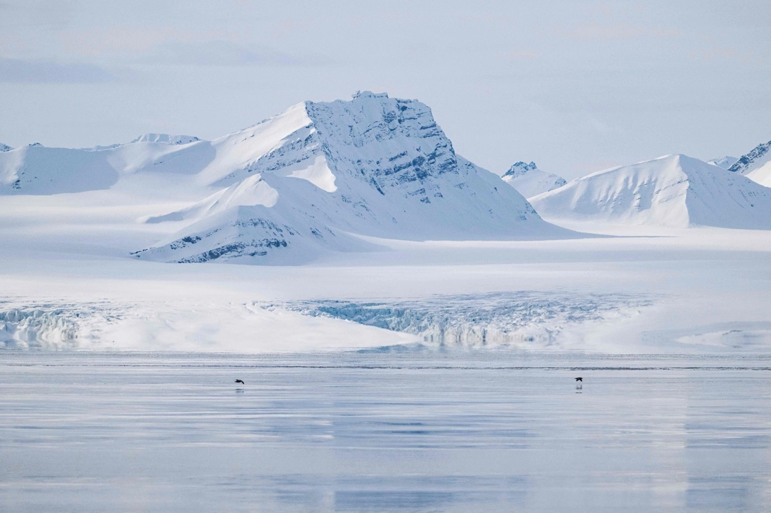 Vista del glaciar Nansenbreen en la bahía de Borebukta, ubicada en el lado noroeste de Isfjorden, en el archipiélago de Svalbard, Noruega. Foto Afp