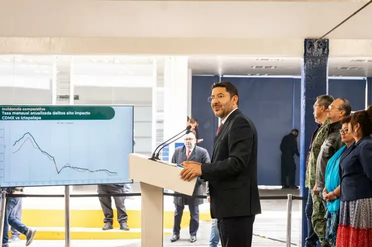 El jefe del Gobierno capitalino, Martí Batres, detalló que en el último mes se registró una reducción en incidencia delictiva en la Ciudad de México en promedio de 7.9 por ciento, el 26 de julio de 2023. Foto tomada de Twitter @martibatres
