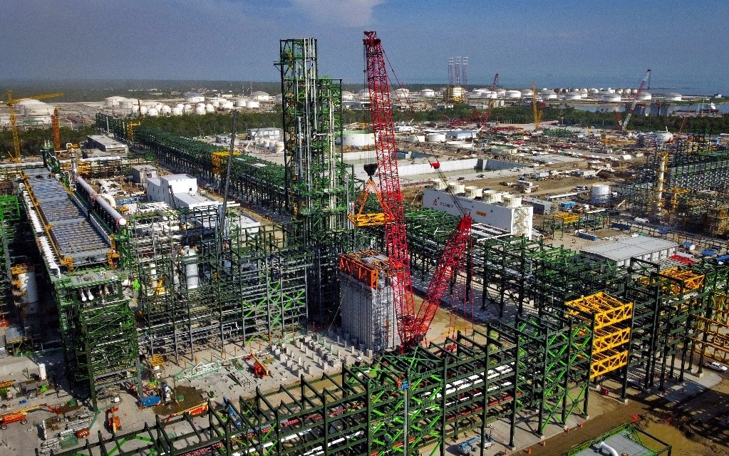 Las empresas señalaron que en el año las actividades de producción se realizan con el equipo que ya fue adquirido en los años recientes. En la imagen, la refinería Dos Bocas.Foto Presidencia