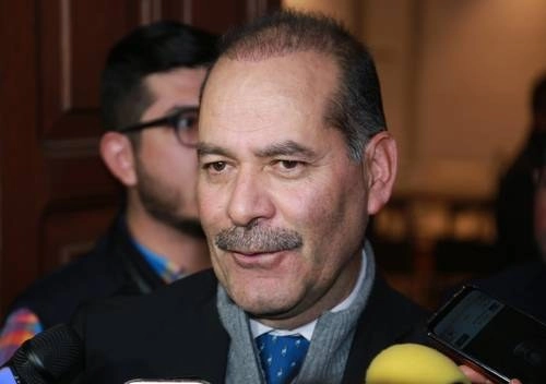 El gobernador de Aguascalientes, Martín Orozco, señaló que la atención médica se seguirá brindando de acuerdo con esquemas del Seguro Popular. Foto Claudio Bañuelos