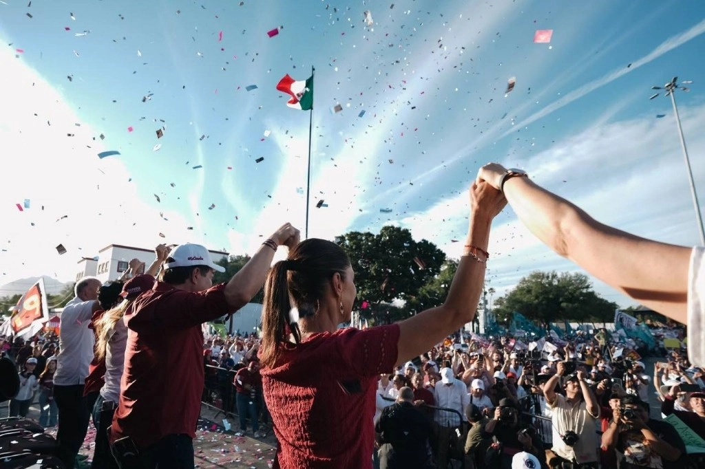 Claudia Sheinbaum, candidata a la presidencia por la coalición "Sigamos Haciendo Historia", se reunió con simpatizantes en Santa Catarina, Nuevo León, para compartir sus propuestas de gobierno, el 22 de marzo de 2024. Foto Cuartoscuro