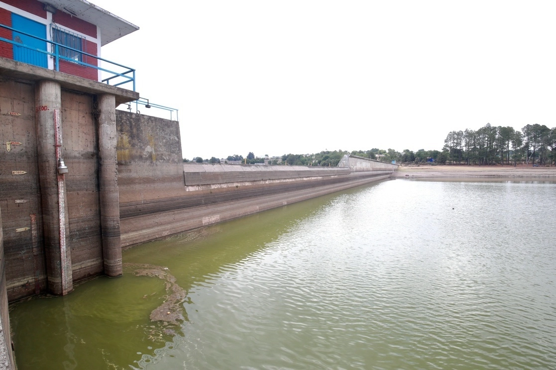 Presa Villa Victoria, en el Edomex, que forma parte del Sistema Cutzamala. Foto Luis Castillo / Archivo
