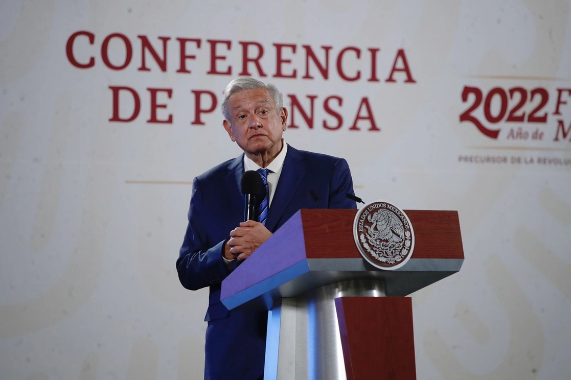 El presidente de México, Andrés Manuel López Obrador, encabeza la conferencia matutina en el salón Tesorería de Palacio Nacional, en la Cuidad de México, el 22 de septiembre de 2022. Foto Cristina Rodríguez




