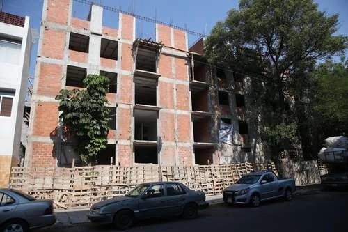 La industria de la construcción reanudará actividades a partir del primero de junio en la Ciudad de México, tras ser considerada por autoridades como una de las actividades esenciales que pueden operar durante la emergencia sanitaria por Covid-19. Foto Jesús Villaseca