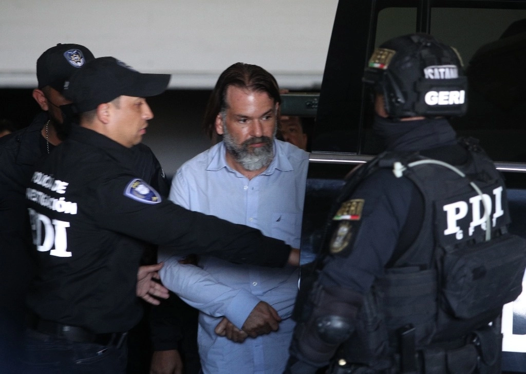 El juez de control ratificó la medida cautelar de prisión preventiva durante cuatro meses al ex jefe delegacional de Benito Juárez en la Ciudad de México, por su probable participación en uso ilegal de facultades y asociación delictuosa. Foto Alfredo Domínguez