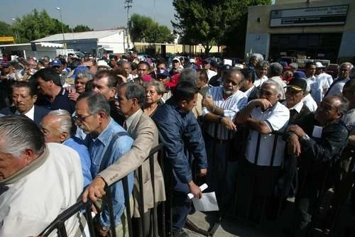 En el grupo de transición, están entre 8 y 9 millones de personas, de las cuales la mitad ya tiene su pensión. Foto Francisco Olvera / Archivo