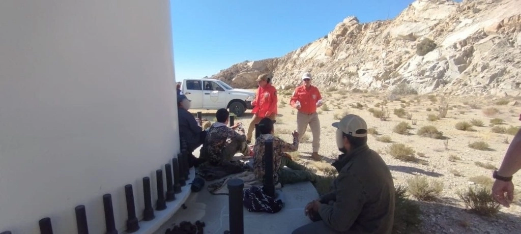 Un grupo de migrantes de Zacatecas y Jalisco fueron abandonados sin agua ni alimentos, en la zona desértica de Tecate. Foto La Jornada