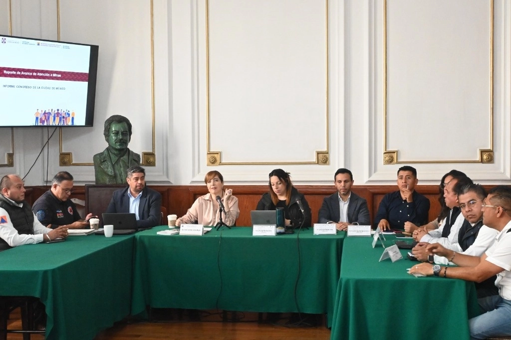 La Secretaría de Obras presentó al Congreso local avances de los estudios del subsuelo, y dijo que aún está en el censo de viviendas dañadas, pues algunas fueron construidas sobre minas u oquedades en Daniel Garza, Ampliación Daniel Garza, 16 de Septiembre y Observatorio. Foto 'La Jornada'