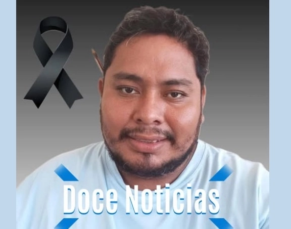 El maestro daba clases en una escuela del municipio vecino de La Concordia y administraba la página de Facebook “Revolución al momento” que cuenta con 24 mil seguidores, en la que publicaba denuncias ciudadanas y reportaba hechos relacionados con la seguridad, principalmente. Foto tomada de redes sociales