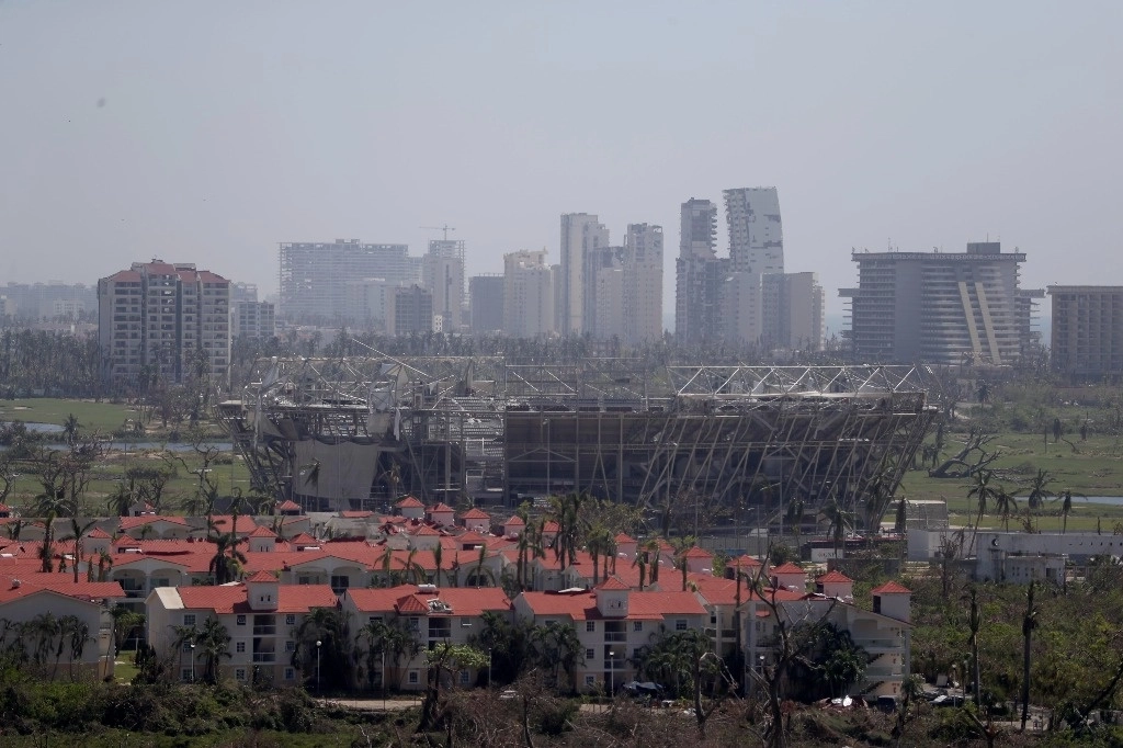 Mextenis anunció que el Abierto Mexicano de Tenis 2024 se llevará a cabo en Acapulco, Guerrero, tal como se había programado pese a los estragos que dejó en la entidad el huracán ‘Otis’. En la imagen, del 8 de noviembre de 2023, el estadio donde se lleva a cabo el evento. Foto Alfredo Domínguez