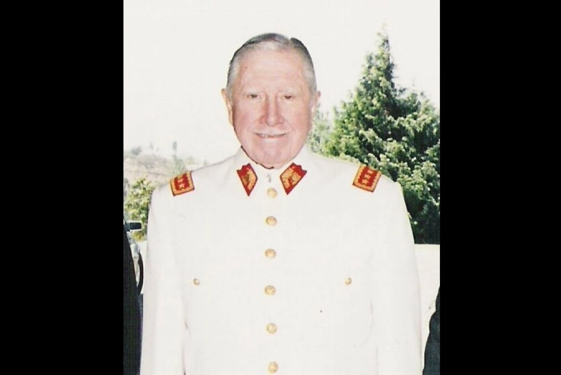 Augusto Pinochet en 1995. Foto tomada de Wikipedia 