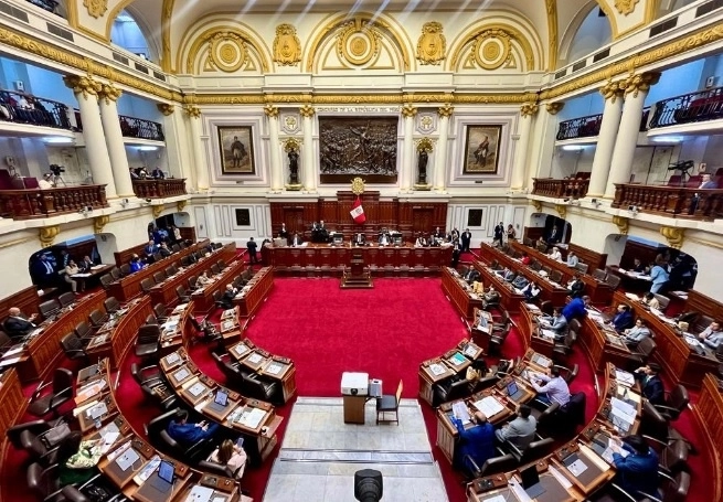 La norma beneficia a la gran mayoría de autores de matanzas, torturas y desapariciones registradas durante el llamado conflicto interno (1980-2000). Foto @congresoperu