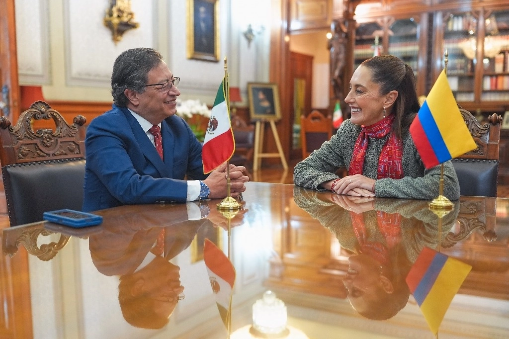 El presidente de Colombia, Gustavo Petro, y la presidenta mexicana, Claudia Sheinbaum, ayer en Palacio Nacional. Imagen difundida por el gobierno colombiano  