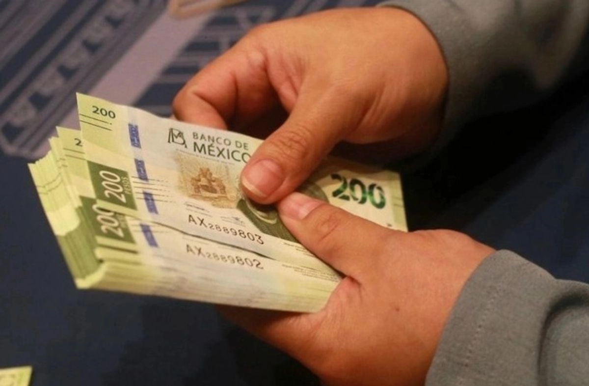 El dólar aguarda el dato de inflación de Estados Unidos este martes. La cautela es extensible a los intereses de la deuda.