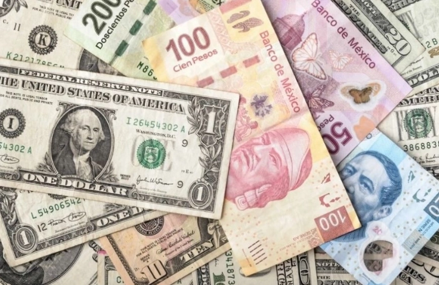 El peso mexicano cotiza por debajo de los 19 por dólar, pero con una depreciación frente al dólar en la apertura de la jornada.