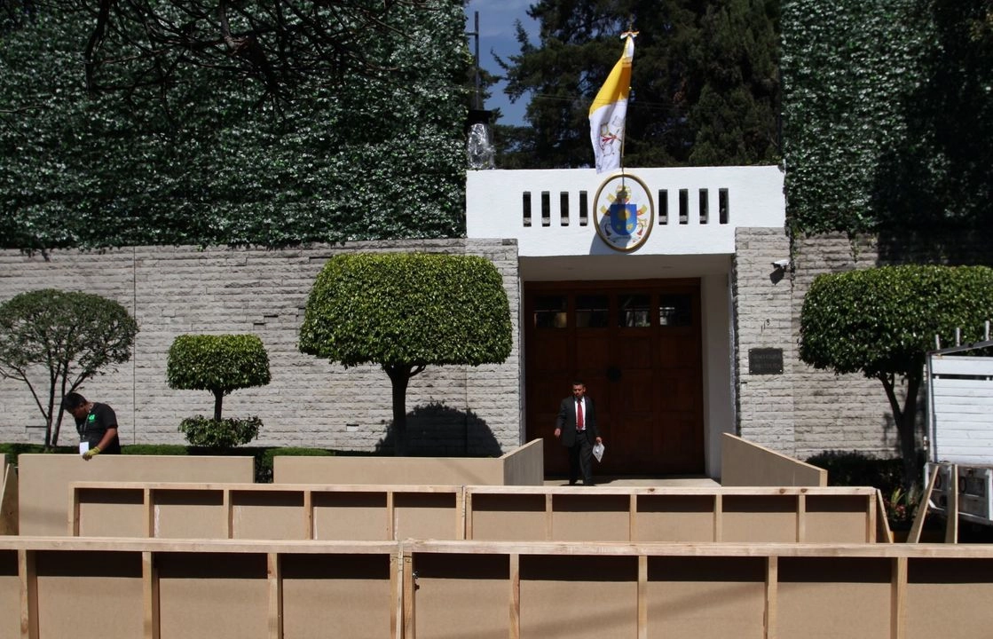 Fachada de la Nunciatura en la Ciudad de México 