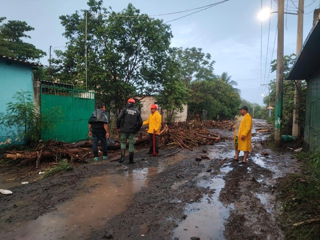 Cientos de familias en Tamaulipas, Veracruz, Nuevo León, San Luis Potosí y Yucatán resultaron afectadas por el paso de la tormenta 'Alberto'. Foto La Jornada