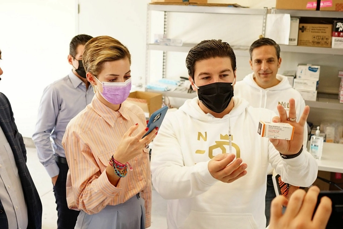 Mariana Rodríguez Cantú junto a su esposo el gobernador de NL, Samuel García, en imagen del pasado 15 de noviembre. Foto Cuartoscuro