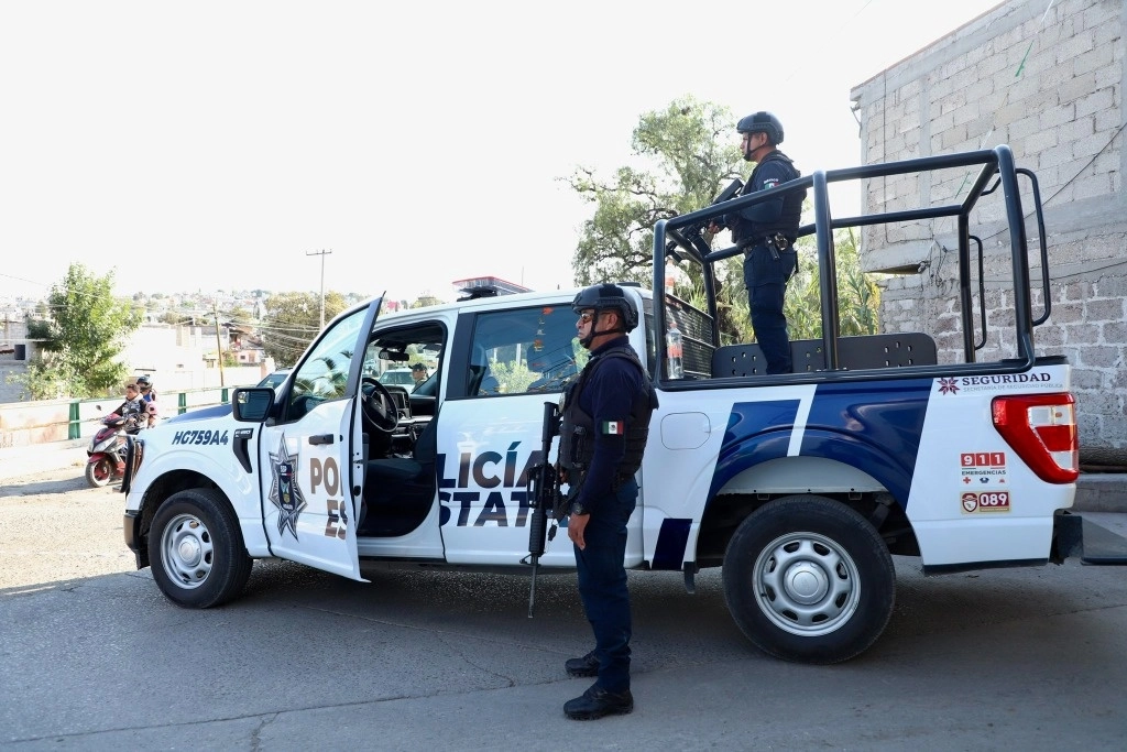 La alcaldesa presentaba un cuadro de deshidratación e hipotensión, por lo que fue hospitalizada. El nosocomio se encuentra resguardado por policías estatales y del municipio de Huejutla. Foto 'La Jornada'