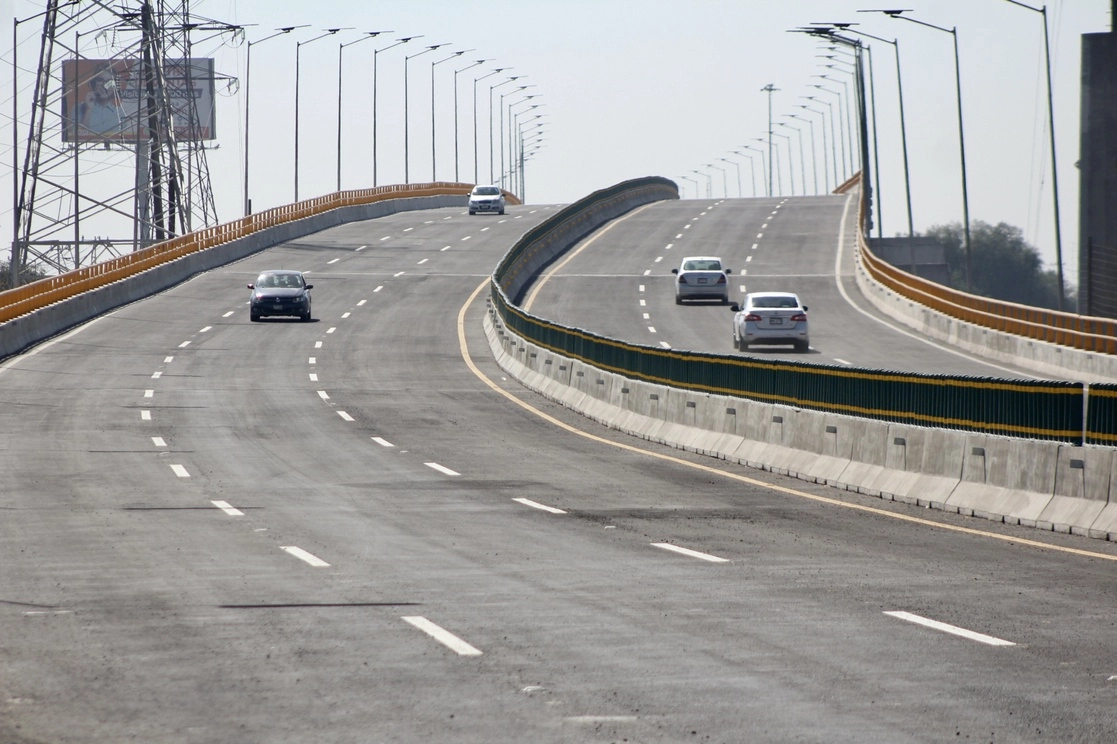 Este sábado fue abierta a la circulación la vialidad el Camino Tonanitla, principal carretera libre de cuota, que conecta al Aeropuerto Internacional Felipe Ángeles con el Puente de Fierro, en Ecatepec. Foto Javier Salinas Cesáreo