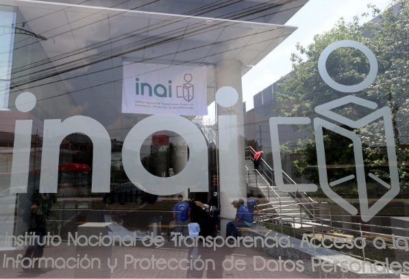El presidente López Obrador "hizo alusión a un trabajo de investigación del NYT y leyó, ante todos, el teléfono" de la autora de dicho contenido, señaló el Inai en un comunicado. Foto Roberto García Ortiz / archivo 