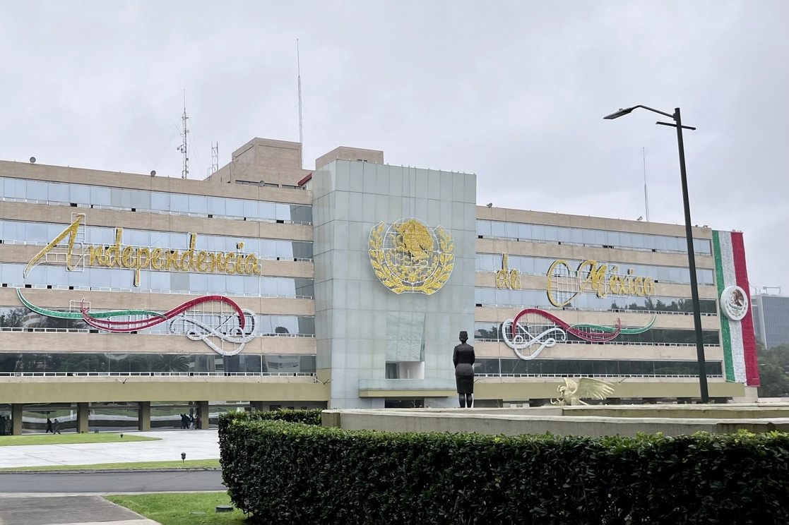 Fachada del edificio de la Secretaría de la Defensa Nacional, en la Ciudad de México. Foto Roberto García Ortiz / Archivo