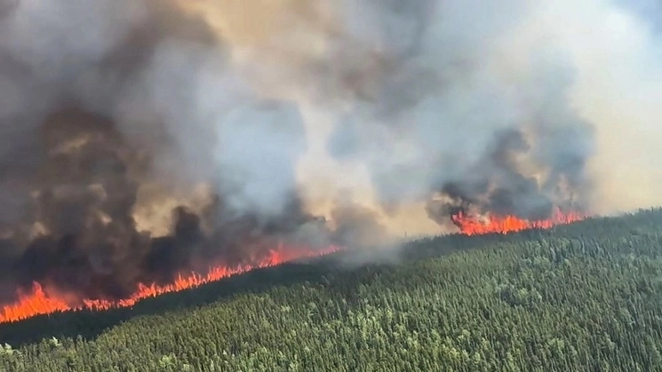 Vista aérea del incendio forestal del río West Kiskatinaw, ubicado a 10 km al este de Tumbler Ridge, Canadá. Foto Afp / Archivo