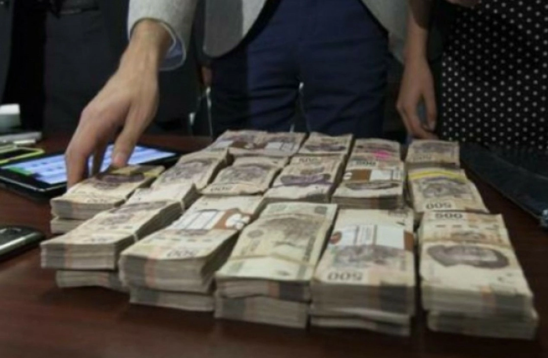 El pago por intereses y comisiones de la deuda pública absorberá el próximo año 791 mil 463.8 millones de pesos. Foto Cristina Rodríguez / Archivo 