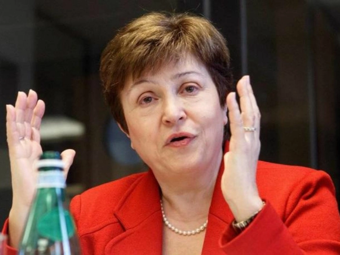 Kristalina Georgieva, directora gerente del organismo, advirtió que para los países más pobres se estima que al cierre de 2022 el ingreso por habitante será 18 por ciento más bajo que previo a la pandemia. Foto Ap / Archivo