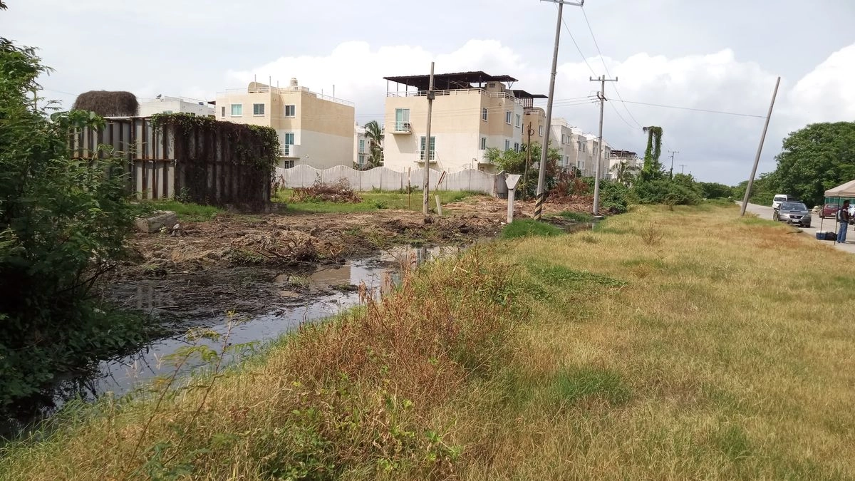 Los pobladores insistieron que desean visibilizar la problemática para que las autoridades intervengan y terminen con esa fuente de contaminación de la laguna de Tres Palos. Foto