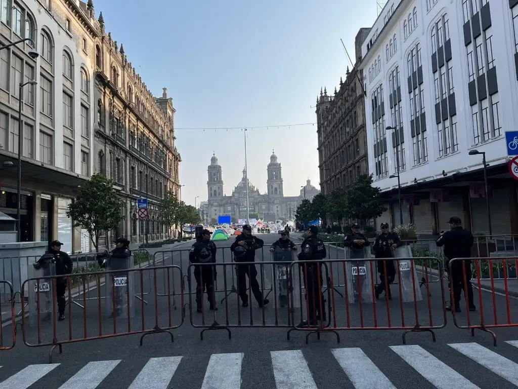 Este domingo en el Centro Histórico, previo al mitin de la ‘marea rosa’. Foto Luis Castillo