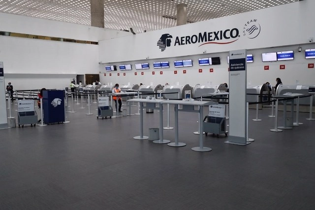 Zona de documentación de Aeroméxico en la Terminal 2 del Aeropuerto Internacional de la Ciudad de México. Foto Cristina Rodríguez / Archivo