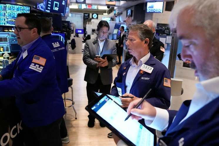 El banco regional estadunidense PacWest volvía a derrumbarse en bolsa este jueves en un mercado que teme un nuevo capítulo de la crisis bancaria. Foto Ap / Archivo