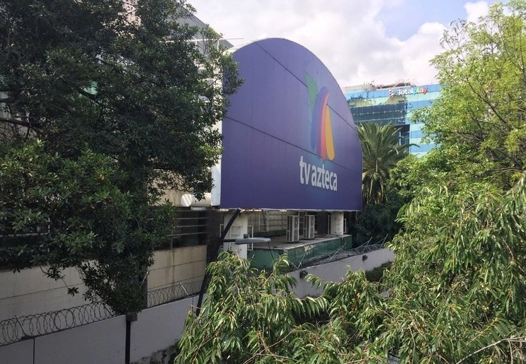 Fachada de Televisión Azteca en la Ciudad de México. Foto Guillermo Sologuren / Archivo
