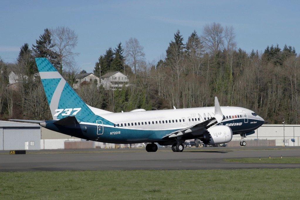 Un Boeing 737 despega por primera vez tras salir de la fábrica en Renton, estado de Washington. Foto Ap.