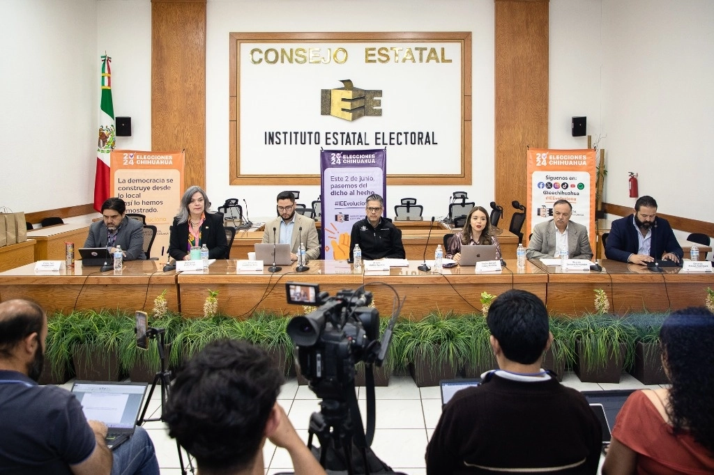La dependencia estatal a cargo de las elecciones en la entidad mencionó que alrededor de 300 candidaturas fueron sorteadas o rechazadas por incumplimientos en temas de paridad de género, entre otros incumplimientos de la ley. Foto tomada de X @IEEChihuahua.