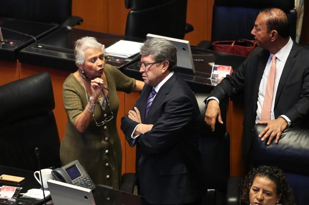 Los legisladores Olga Sánchez Cordero y Ricardo Monreal durante la sesión ordinaria en el Senado de la República, el pasado 25 de abril de 2023. Foto Yazmín Ortega Cortés