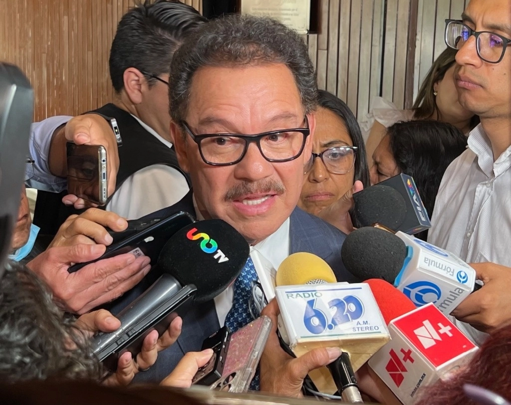 El líder parlamentario afirmó que, en esencia, lo que se busca es que el pueblo elija democráticamente los mecanismos, formas, criterios para la elección de ministros y magistrados, “es precisamente lo que está ahora sometido a consideración y que cada quién haga su aportación”. Foto María Luisa Severiano/ Archivo 
