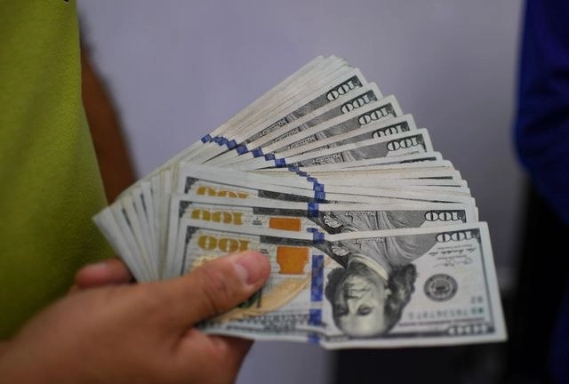 La Comisión de Cambios anunció la activación del mecanismo “swap” por hasta 60 mil millones de dólares. Foto Afp / Archivo 