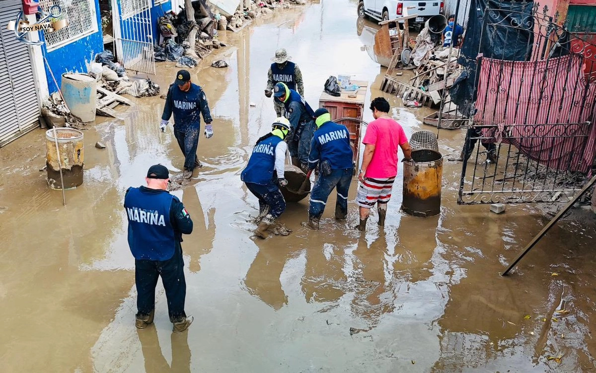 Personal de la Marina apoyando en comunidades afectadas por las recientes lluvias. Foto