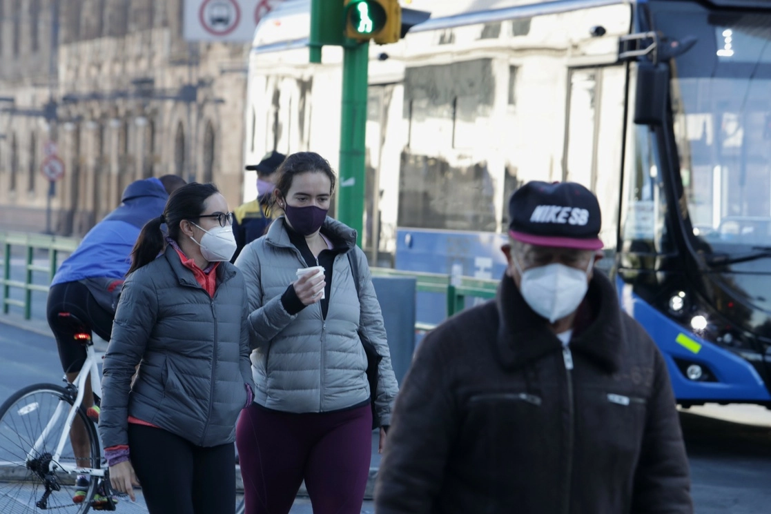 Se pronostican bajas temperaturas en al menos cuatro alcaldías para las primeras horas del martes. Foto Roberto García Ortíz / Archivo