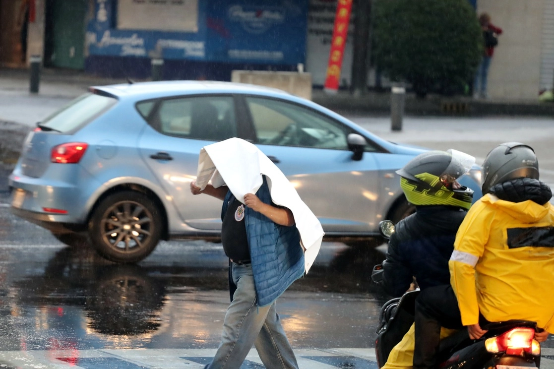 Aspectos de las lluvias en la CDMX. Foto Roberto García Ortiz
