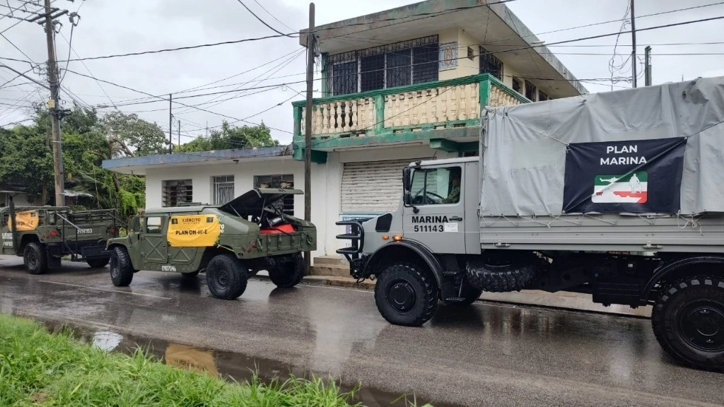 Los Mandos Navales cercanos en lo que se ha considerado sea la zona de impacto, desplegaron a sus efectivos. Foto Semar