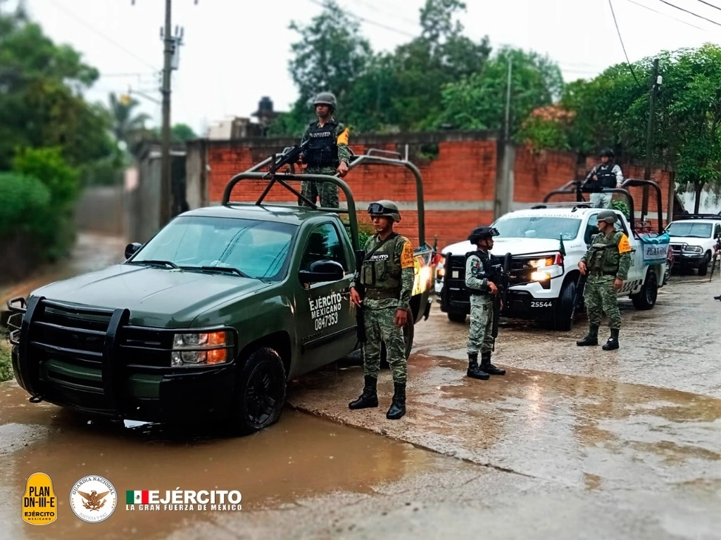 Elementos de Sedena y GN durante la aplicación de los planes GN-A y DN-III-E. Foto tomada de la cuenta de X @SEDENAmx